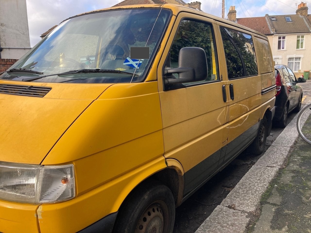 Yellow (ExAA) 2.5 TDI  52 plate T4 (with Thule looking roofbars)
